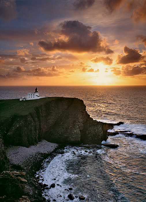 stoer head, stoer, cliffs, lighthouse, sea, assynt, scotland, minches, holiday rentals, photo